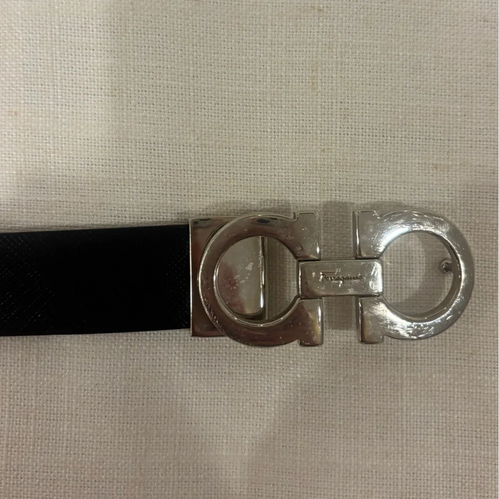 Ferragamo Women’s Black Leather and Silver Buckle Belt